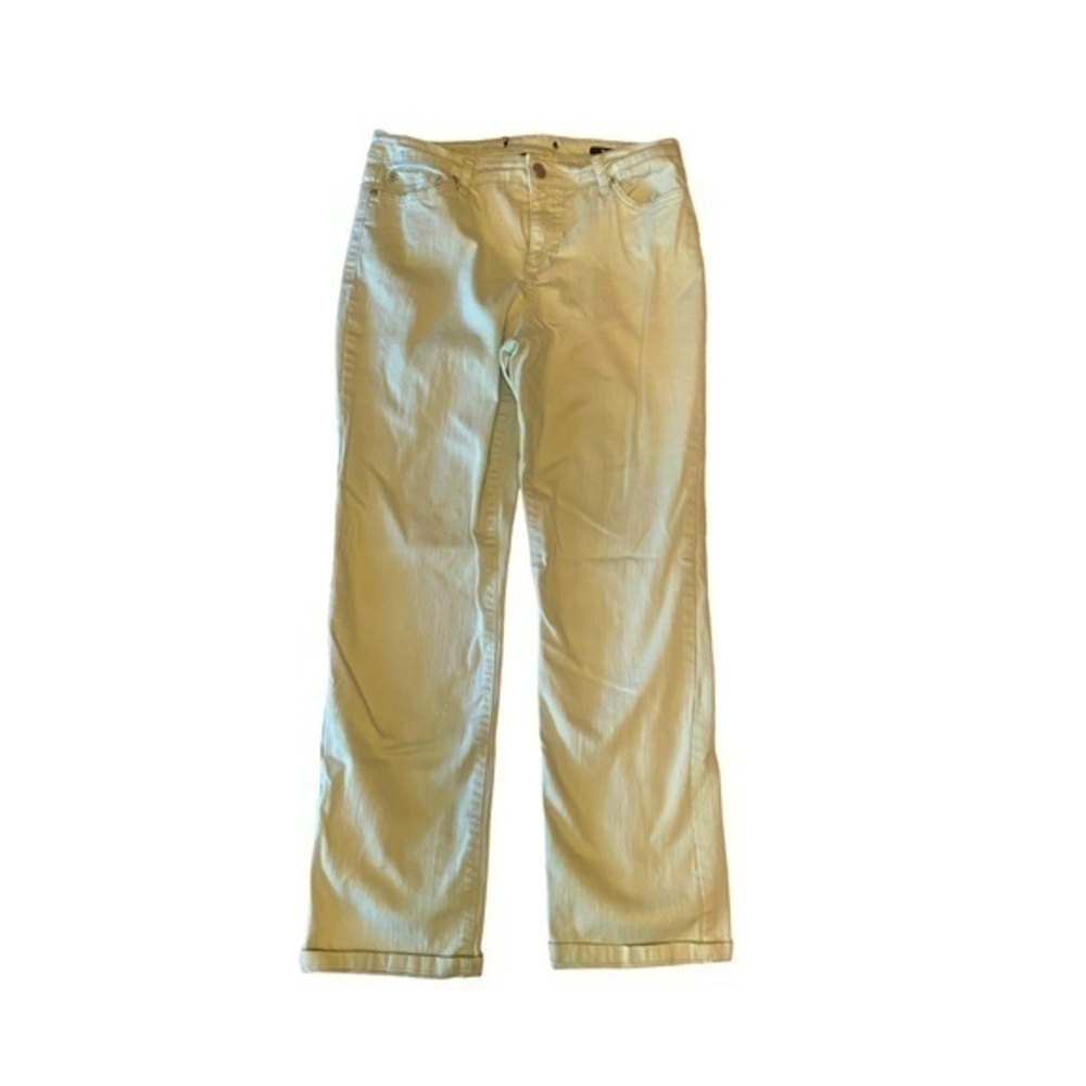 bandolino mandie perfect fit jeans size 10. Pale pastel green color